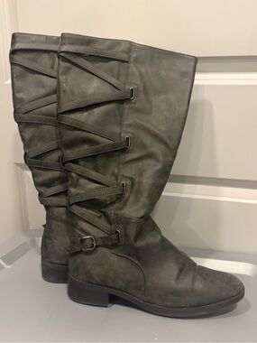 Leather Knee high Wide Calf Lace-Back Buckle Boots in Charcoal Gray